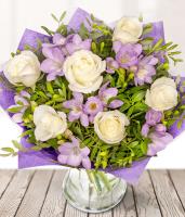 dreamland-bouquet-white-roses-purple-freesias