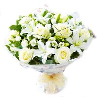 glow-white-flowers-bouquet