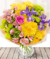 joyful-bouquet-spring-flowers