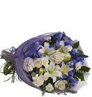 starlight-white-blue-flowers-bouquet