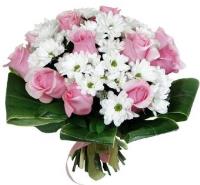 twist-again-bouquet-pink-roses-white-daisies