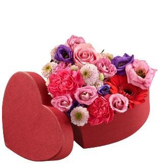 adoration-flower-heart-arrangement