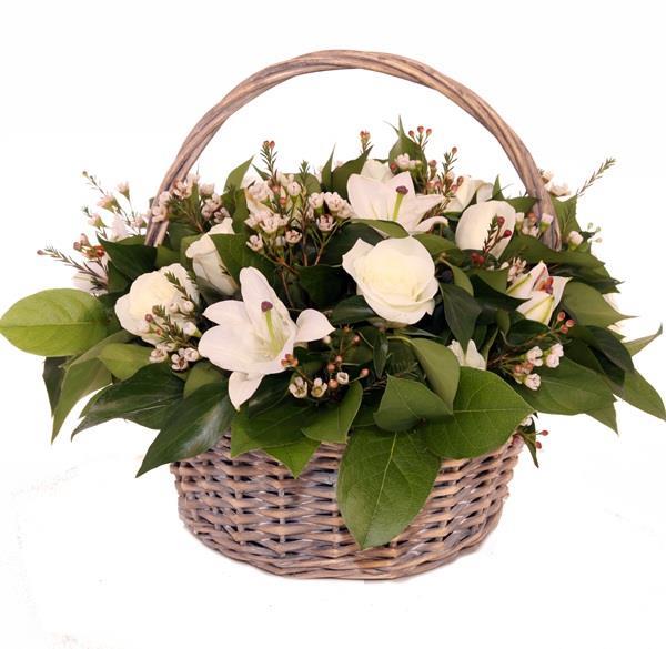 charming-crystal-basket-arrangement