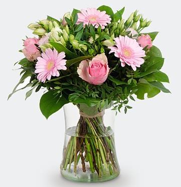 feminine-bouquet-pink-flowers