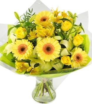 lemon-drop-yellow-flowers-bouquet