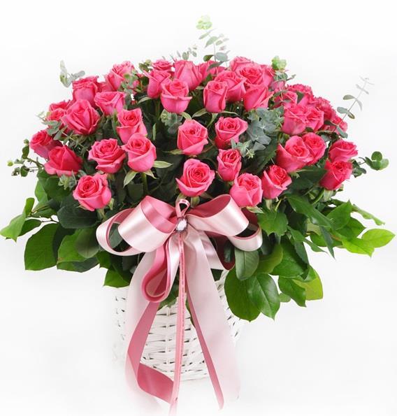 pink-roses-basket