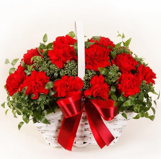 ruby-basket-red-flowers