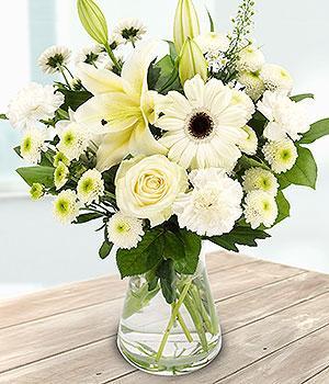 sincerely-bouquet-white-flowers
