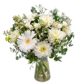 soft-white-bouquet-white-flowers